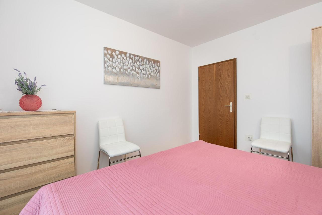 Apartment Drago *Cosy & Close To The Beach! Krk Town Exterior foto